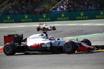 Foto zur News: Romain Grosjean (Haas) und Esteban Gutierrez (Haas)