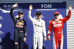 Foto zur News: Nico Rosberg (Mercedes), Kimi Räikkönen (Ferrari) und Max Verstappen (Red Bull)