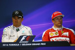 Foto zur News: Nico Rosberg (Mercedes) und Kimi Räikkönen (Ferrari)