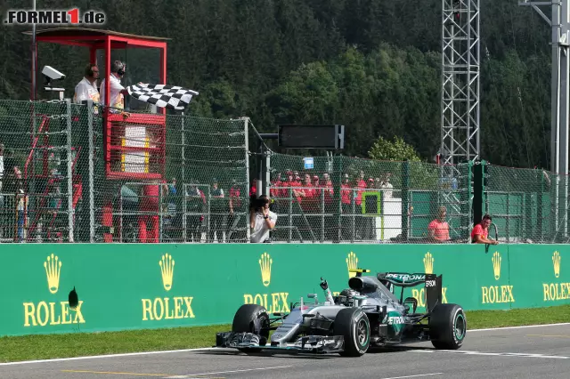 Foto zur News: Formel-1-Live-Ticker: FIA untersucht Magnussen-Crash