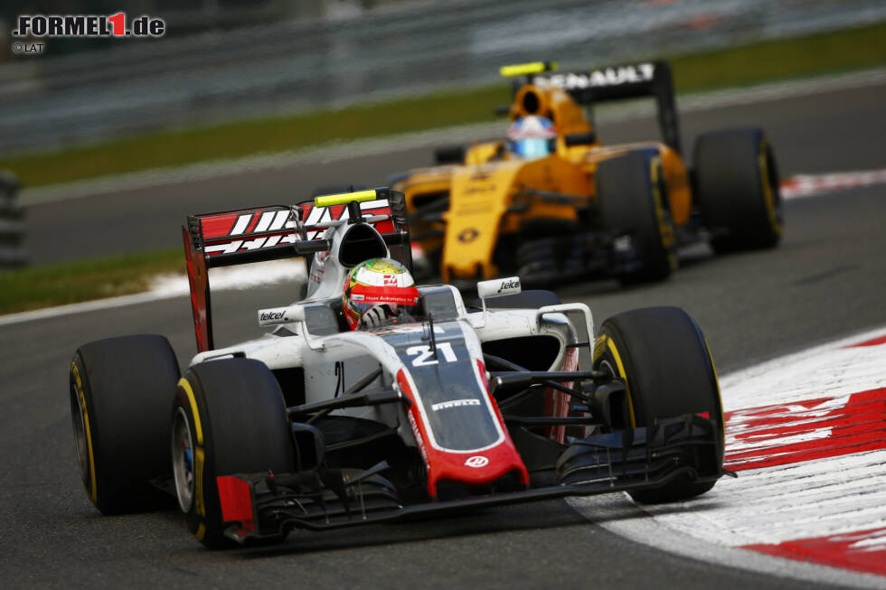 Foto zur News: Esteban Gutierrez (Haas) und Jolyon Palmer (Renault)