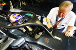 Foto zur News: Jenson Button (McLaren) mit Jo Bauer