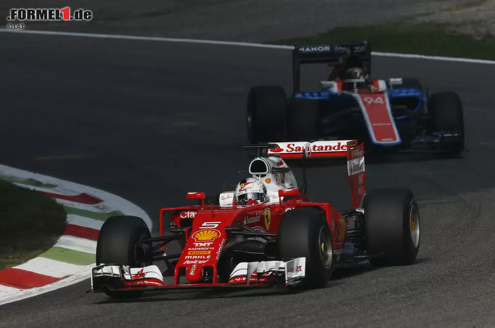 Foto zur News: Sebastian Vettel (Ferrari) und Pascal Wehrlein (Manor)