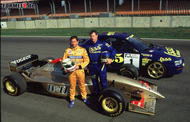 Foto zur News: Einen Fahrzeugtausch gab es 1996 in Silverstone: Während Martin Brundle im Rallye-Subaru Platz nehmen durfte, zwang sich Rallye-Superstar Colin McRae hinters Steuer des Jordan-Boliden. Beim Blick auf die Zeitenliste...