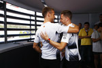 Foto zur News: Stoffel Vandoorne, Fernando Alonso (McLaren) und Jenson Button (McLaren)