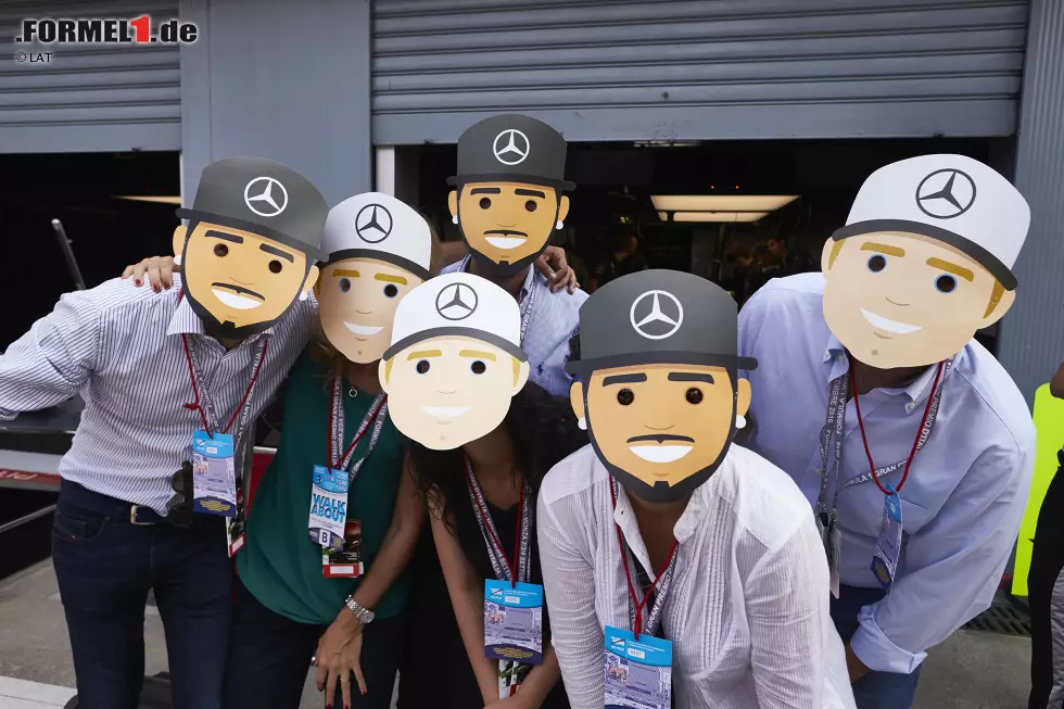 Foto zur News: Lewis Hamilton (Mercedes) und Nico Rosberg (Mercedes)