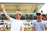 Foto zur News: Nico Rosberg (Mercedes) und Pascal Wehrlein (Manor)