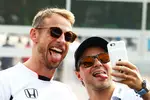 Foto zur News: Jenson Button (McLaren) und Felipe Massa (Williams)