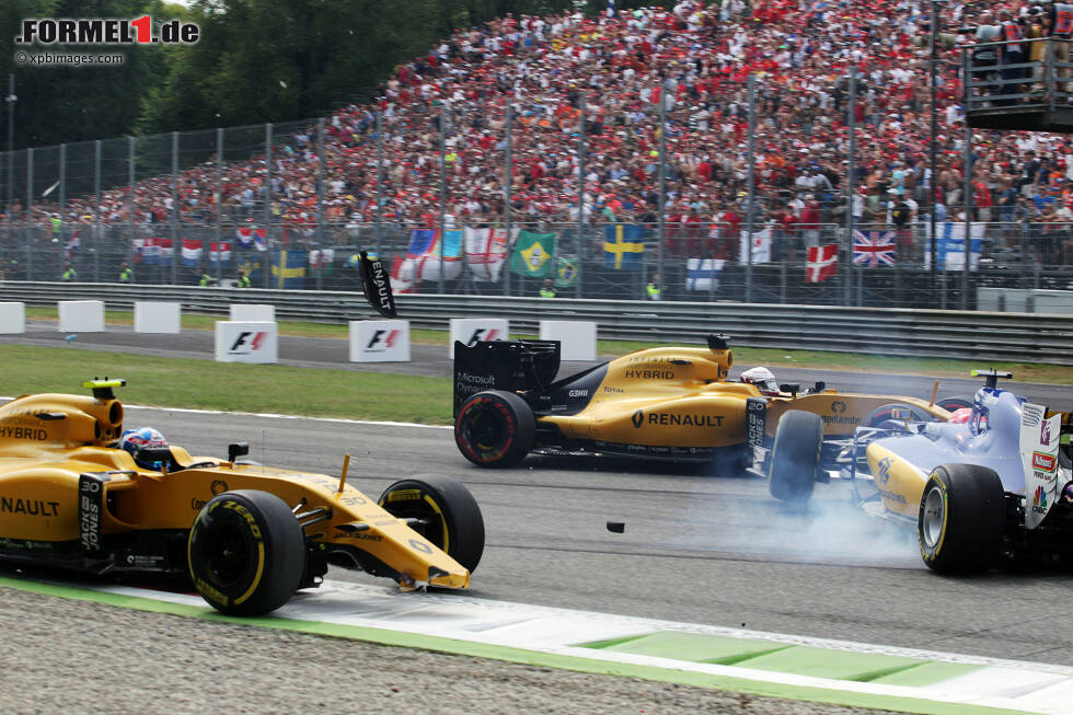 Foto zur News: Jolyon Palmer (Renault), Felipe Nasr (Sauber) und Kevin Magnussen (Renault)