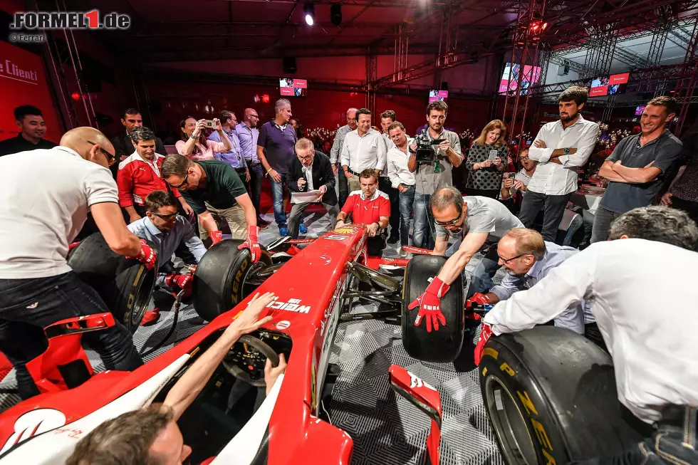 Foto zur News: Sebastian Vettel (Ferrari) bei den Ferrari Racing Days in Hockenheim 2016