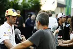 Foto zur News: Felipe Nasr (Sauber) und Sergio Perez (Force India)