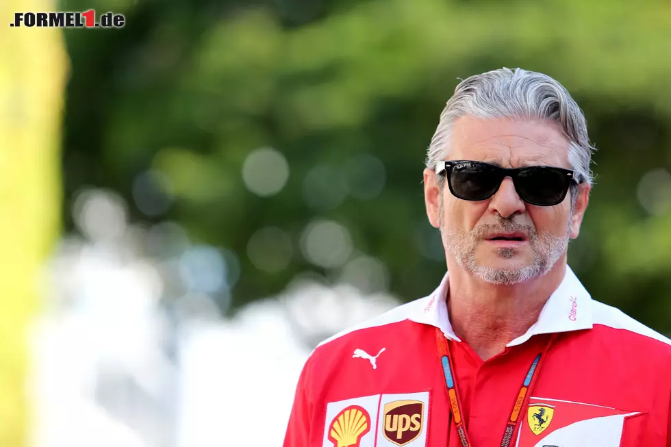 Foto zur News: Maurizio Arrivabene wartet seit mehr als einem Jahr auf einen Grand-Prix-Sieg. Jetzt durch die Foto-Highlights des Rennens in Singapur klicken!