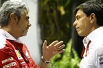 Foto zur News: Maurizio Arrivabene und Toto Wolff