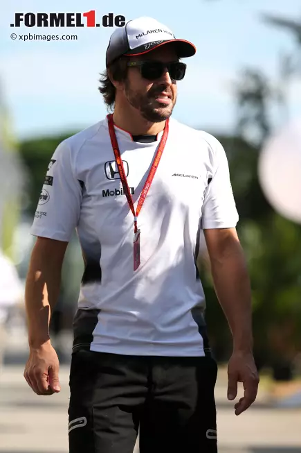 Foto zur News: Fernando Alonso (McLaren)