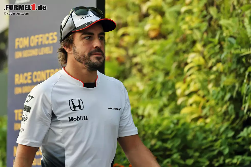 Foto zur News: Fernando Alonso (McLaren)