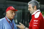 Foto zur News: Niki Lauda (Mercedes) und Maurizio Arrivabene (Ferrari)