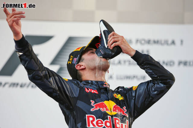 Foto zur News: Champagner zur Frühstückszeit: Daniel Ricciardos Sieg überzeugt im Fernsehen