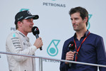 Foto zur News: Nico Rosberg (Mercedes) und Mark Webber