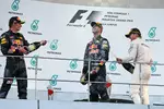 Foto zur News: Max Verstappen (Red Bull), Daniel Ricciardo (Red Bull) und Nico Rosberg (Mercedes)