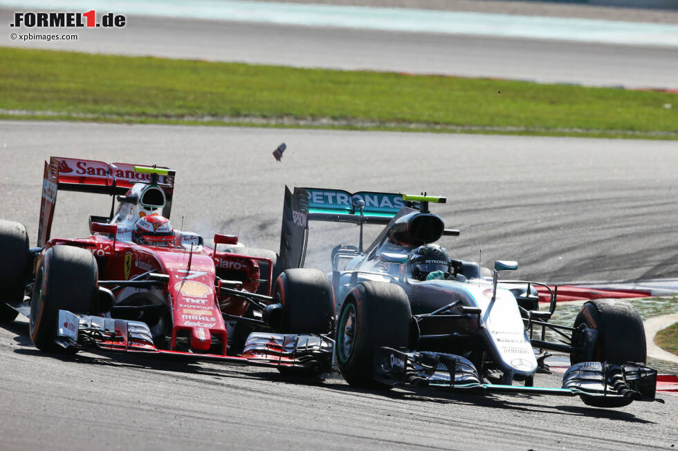 Foto zur News: Nico Rosberg (Mercedes) und Kimi Räikkönen (Ferrari)