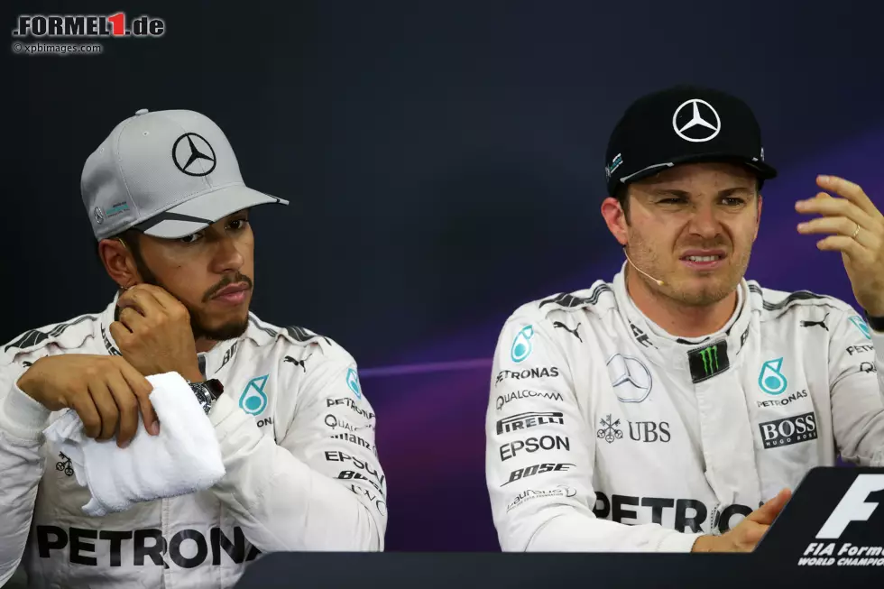 Foto zur News: Lewis Hamilton (Mercedes) und Nico Rosberg (Mercedes)