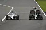 Foto zur News: Felipe Massa (Williams) und Sergio Perez (Force India)