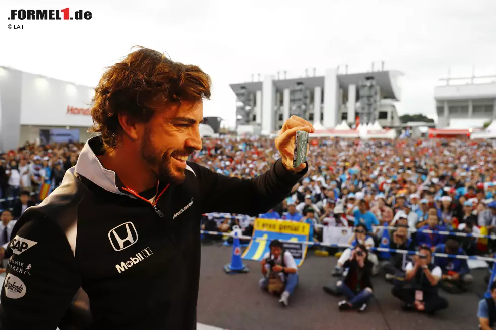 Foto zur News: Fernando Alonso (McLaren)