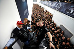 Foto zur News: Toto Wolff, Lewis Hamilton (Mercedes), Nico Rosberg (Mercedes) und Niki Lauda