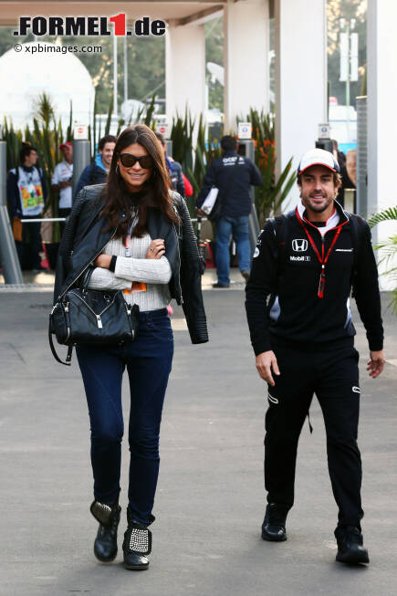 Foto zur News: Linda Morselli und Fernando Alonso (McLaren)