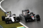Foto zur News: Valtteri Bottas (Williams) und Fernando Alonso (McLaren)