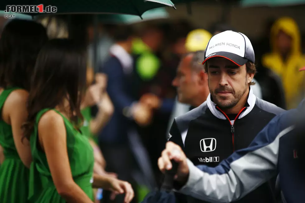 Foto zur News: Fernando Alonso (McLaren)