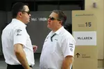 Foto zur News: Eric Boullier und Zak Brown