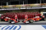 Foto zur News: Sebastian Vettel (Ferrari) und Kimi Räikkönen (Ferrari)