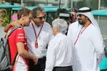 Foto zur News: Sebastian Vettel (Ferrari) und Bernie Ecclestone