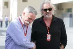 Foto zur News: Chase Carey und Flavio Briatore