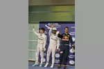 Foto zur News: Nico Rosberg (Mercedes), Lewis Hamilton (Mercedes) und Daniel Ricciardo (Red Bull)