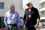 Foto zur News: Chase Carey und Flavio Briatore