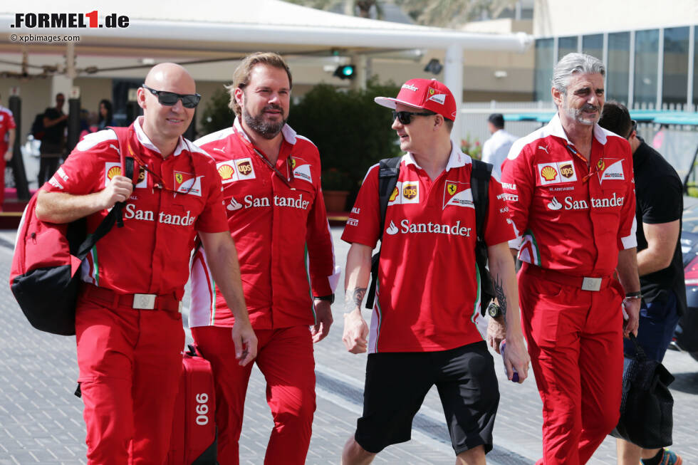 Foto zur News: Maurizio Arrivabene und Kimi Räikkönen (Ferrari)