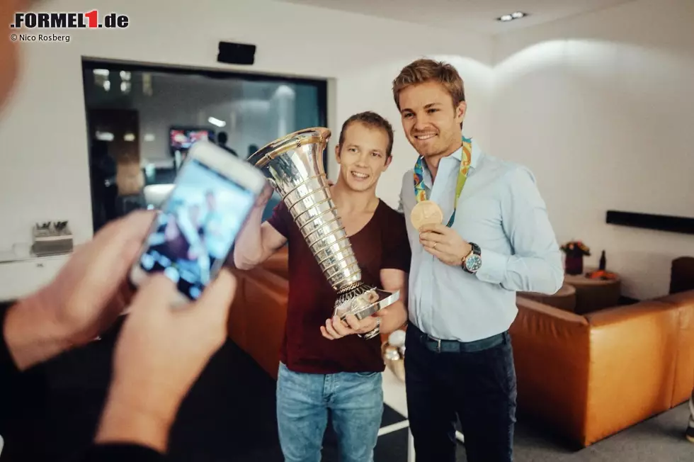 Foto zur News: Nico Rosberg mit Turn-Olympiasieger Fabian Hambüchen