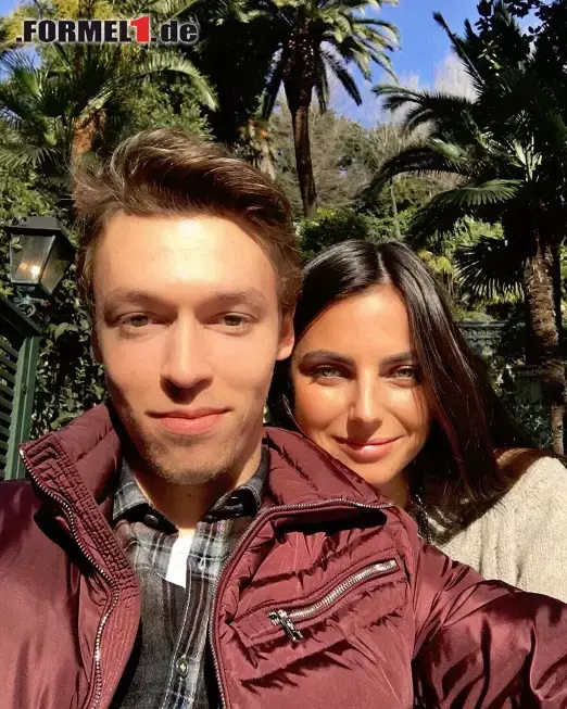Frisch verliebt: Für Daniil Kwjat kann es in diesem Jahr nur besser werden. Sollte es dennoch einen Rückschlag geben, hat er jetzt zumindest eine Schulter zum Ausweinen. Er turtelt seit ein paar Wochen heftig mit Kelly Piquet, der Tochter vor Formel-1-Weltmeister Nelson Piquet. Foto zur News: Frisch verliebt: Für Daniil Kwjat kann es in diesem Jahr nur besser werden. Sollte es dennoch einen Rückschlag geben, hat er jetzt zumindest eine Schulter zum Ausweinen. Er turtelt seit ein paar Wochen heftig mit Kelly Piquet, der Tochter vor Formel-1-Weltmeister Nelson Piquet.