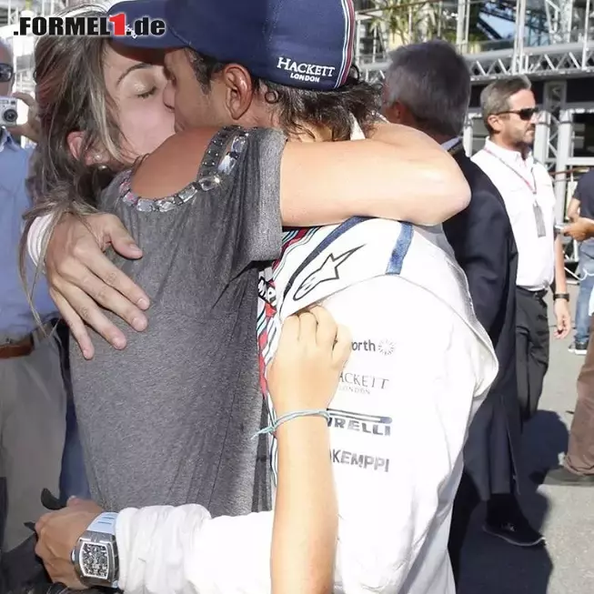 Alles beim alten: Williams-Pilot Felipe Massa ist schon seit neun Jahren verheiratet. An diesem Valentinstag muss allerdings ein größeres Geschenk drin sein. Schließlich hatte sich Ehefrau Raffaela schon auf mehr Zweisamkeit gefreut, bevor es zum Rücktritt vom Rücktritt kam. Foto zur News: Alles beim alten: Williams-Pilot Felipe Massa ist schon seit neun Jahren verheiratet. An diesem Valentinstag muss allerdings ein größeres Geschenk drin sein. Schließlich hatte sich Ehefrau Raffaela schon auf mehr Zweisamkeit gefreut, bevor es zum Rücktritt vom Rücktritt kam.