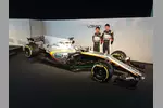 Foto zur News: Sergio Perez und Esteban Ocon