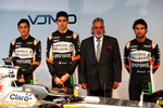 Foto zur News: Alfonso Celis (Force India), Esteban Ocon (Force India), Vijay Mallya und Sergio Perez (Force India)
