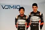 Foto zur News: Sergio Perez (Force India) und Esteban Ocon (Force India)