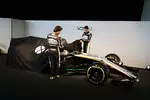 Foto zur News: Sergio Perez (Force India) und Esteban Ocon (Force India)