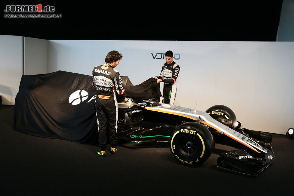 Foto zur News: Sergio Perez (Force India) und Esteban Ocon (Force India)