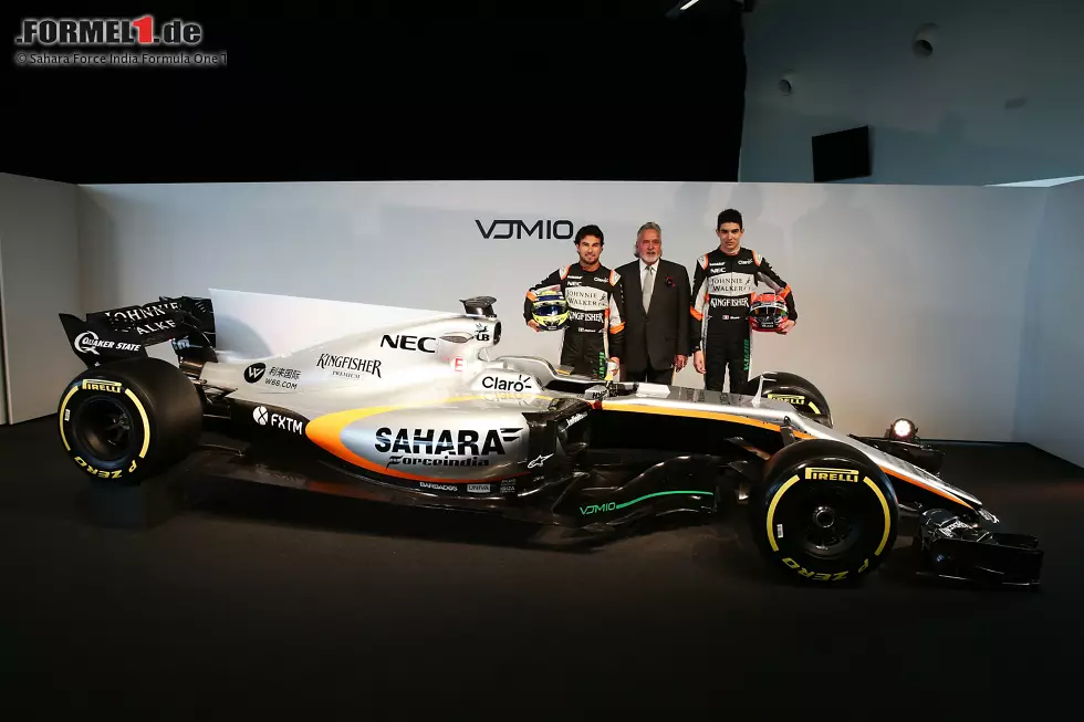 Foto zur News: Sergio Perez (Force India), Vijay Mallya und Esteban Ocon (Force India)