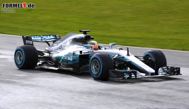 Foto zur News: Lewis Hamilton fuhr den Shakedown des neuen Autos und zeigt sich angetan: "Es fühlt sich breiter an als es tatsächlich ist", beschreibt der Brite sein neues "Biest".