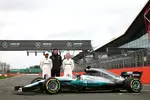 Foto zur News: Lewis Hamilton (Mercedes), Toto Wolff und Valtteri Bottas (Mercedes)