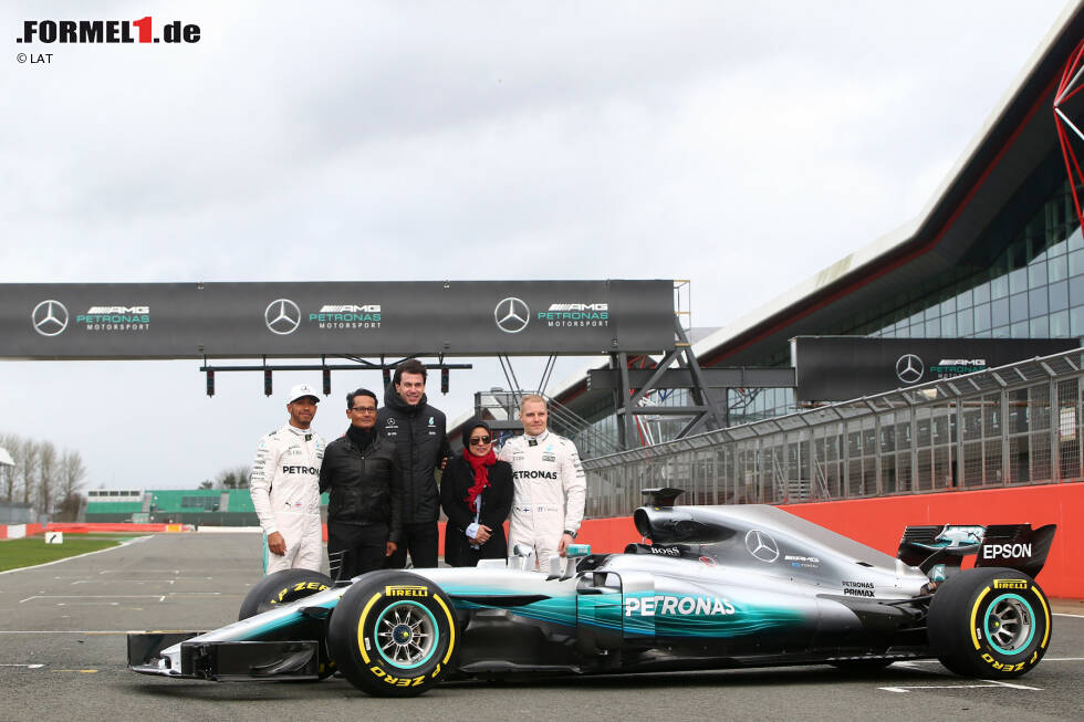 Foto zur News: Lewis Hamilton (Mercedes), Toto Wolff und Valtteri Bottas (Mercedes)
